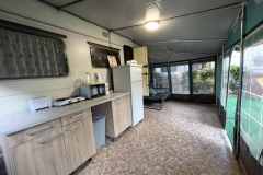 Lakókocsihoz csatolt elősátor