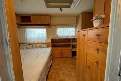 Franciaágy a lakókocsiban