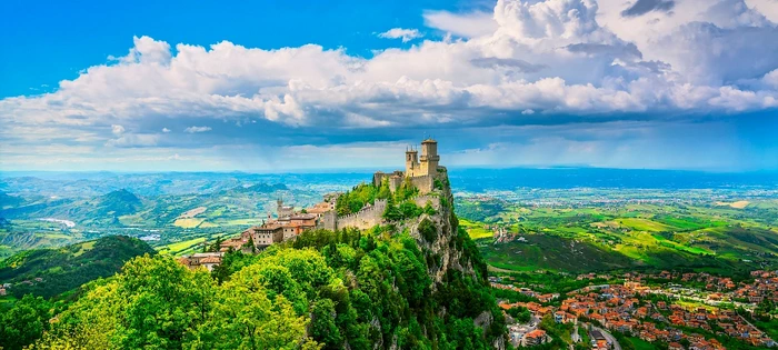 san-marino San Marino a hegyre épült város